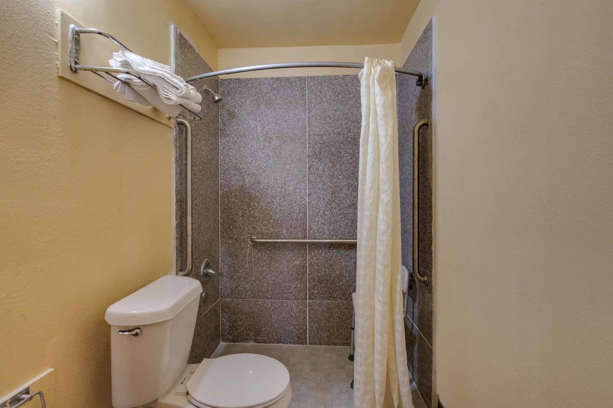 Rodeway Inn & Suites East La Nouvelle-Orléans Extérieur photo