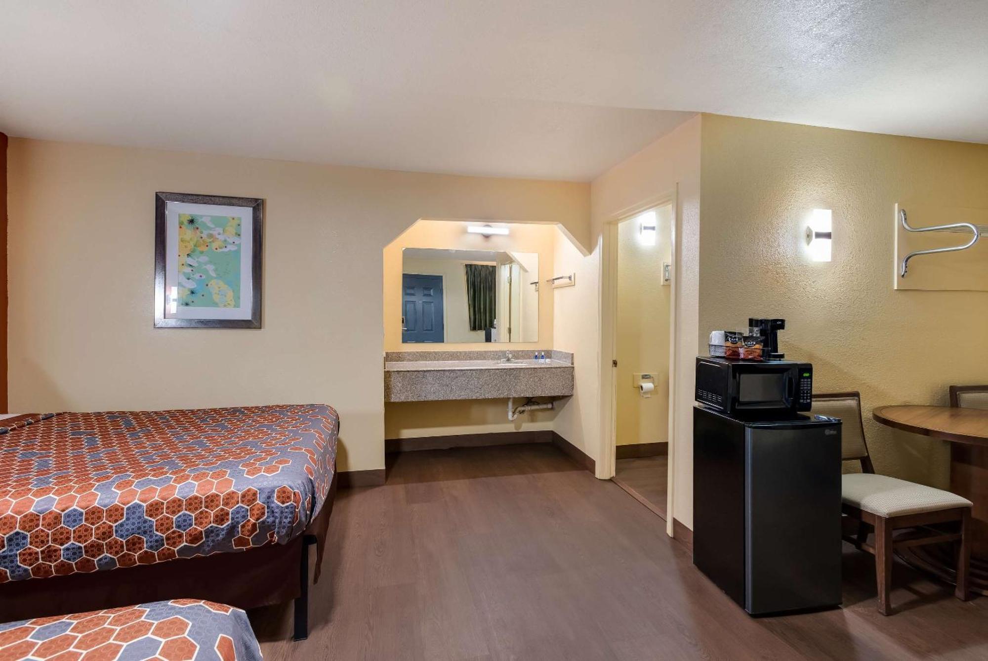 Rodeway Inn & Suites East La Nouvelle-Orléans Extérieur photo