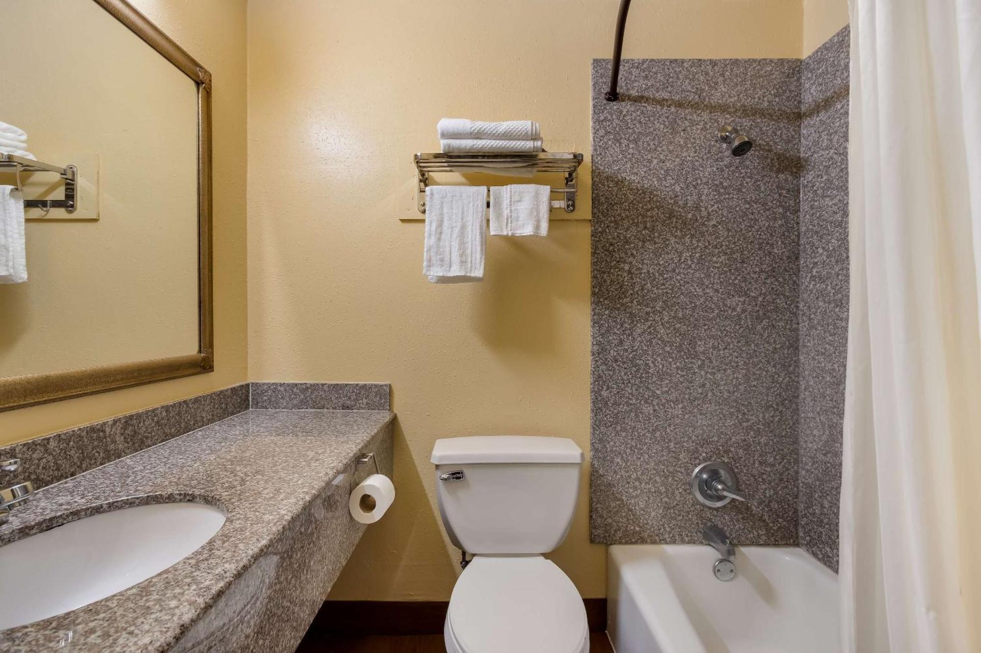 Rodeway Inn & Suites East La Nouvelle-Orléans Extérieur photo